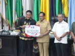 provinsi-kalteng-menerima-penghargaan-insentif-fiskal-tahun-anggaran-2024.jpg