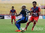 psbs-biak-michael-rumere-vs-persigo-semeru-fc-feri-firmansyah_20180202_210558.jpg