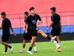 psis-semarang-latihan-di-stadion-kanjuruhan-jelang-lawan-arema_20220729_180740.jpg