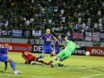 psis-semarang-vs-borneo-fc-di-laga-indoesia_20191028_115509.jpg