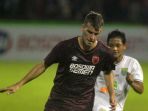 psm-makassar-kalah-2-3-dari-tamunya-persela-lamongan_20180407_144224.jpg
