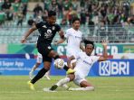 psm-makassar-kalahkan-persebaya-surabaya-di-gjs-gresik_20230224_192804.jpg