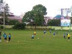 psms-medan-tengah-melakukan-latihan-di-lapangan-kebun-bunga.jpg