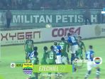 psms-medan-vs-persib-bandung-ezechiel-ndouassel_20180605_223819.jpg
