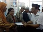 pt-ap-ii-salurkan-dana-rp-180-juta-untuk-11-mitra-binaan_20160624_175451.jpg