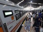 pt-kai-persiapkan-kereta-premium_20170614_144356.jpg