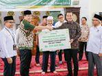 pt-pegadaian-kanwil-manado-serahkan-1000-paket-sembako-kepada-mustahik.jpg