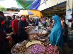 puan-maharani-mengunjungi-pasar-kebon-roek.jpg
