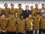 puan-maharani-rayakan-nuzulul-quran-bersama-tim-sepak-bola-anak-jalanan_20180605_104421.jpg
