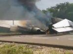 puing-puing-pesawat-yang-terbakar-di-meksiko.jpg