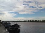 pulau-hanaut-ini-lokasinya-berada-ditengah-sungai-mentaya-j_20180715_152203.jpg