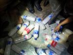 puluhan-botol-minuman-keras-khas-makassar-disita_20161019_104652.jpg