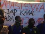 puluhan-mahasiswa-gabungan_20161025_191218.jpg