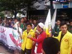 puluhan-mahasiswa-gelar-aksi-damai-tolak-reklamasi-di-depan-kantor-menko-kemaritiman_20160913_172300.jpg