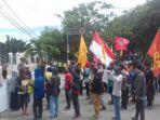 puluhan-massa-yang-tergabung-dalam-aliansi-front-perjuangan-rakyat-fpr-sulawesi-tengah.jpg
