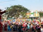 puluhan-warga-yang-didominasi-kaum-perempuan_20180916_234430.jpg
