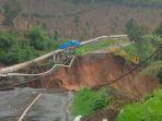 puncak-darajat-alami-longsor.jpg