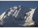puncak-huascaran-yang-tertutup-salju.jpg