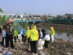 pungut-sampah_20160605_131055.jpg