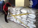 pupuk-amonium-bahan-bom-ikan_20160725_115521.jpg