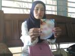 purwanti-tunjukkan-foto-jenazah-ibunya-tanoa-hidung_20160520_081628.jpg