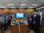pusat-penelitian-teknologi-informasi-dan-komvv.jpg