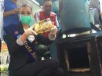 puteri-indonesia-2016-kezia-warouw_20160701_212321.jpg