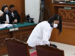 putri-candrawathi-jalani-sidang-tuntutan_20230118_130639.jpg