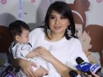 putri-titian-dan-putranya_20171015_182145.jpg