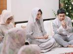 raditya-dika-gelar-acara-7-bulanan-anak-pertama-intip-acaranya-yang-bernuansa-abu-abu.jpg