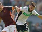 radja-nainggolan-berebutbola_20150921_025346.jpg