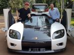 raffi-ahmad-dan-mobil-mewah-di-rumahnya_20170806_202721.jpg