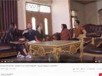 raffi-ahmad-dan-nagita-slavina-saat-berkunjung-ke-rumah-muzdalifah.jpg