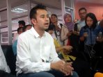 raffi-ahmad-sampaikan-permohonan-maafnya-kepada-wartawan_20151104_220153.jpg