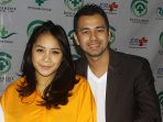 raffi-dan-gigi-berbagi-kebahagiaan-kelahiran-putra-pertamanya_20150819_181437.jpg