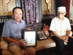 rahardjo-djali-dan-elang-mas-upi-supriadi-di-keraton-kasepuhan-cirebon.jpg