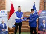 rahmad-darmawan-menerima-kta-partai-demokrat.jpg