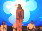 raisa-tampil-dalam-acara-buka-puasa-bersama_20170607_201351.jpg