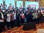 raja-sapta-oktohari-foto-bersama-para-pengurus-cabang-olahraga.jpg