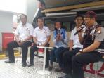 ramadan-on-the-street-hotel-amaris-dengan-smart-fm_20160622_112017.jpg
