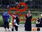 ramainya-pengunjung-di-taman-eco-park-tebet-jakarta-selatan_20220517_191913.jpg