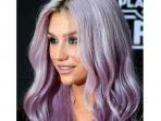 rambut-warna-ungu-milik-penyanyi-kesha_20150513_072045.jpg