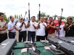 ramdhan-pomanto-hadiri-lomba-menembak-air-soft-gun-wali-kota-cup-ii-di-spn-batua_20171107_002415.jpg