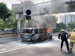 range-rover-terbakar-dalam-kota.jpg