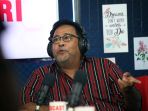 rano-karno-dalam-film-pelangi-tanpa-warna_20220203_215927.jpg