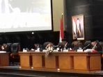 rapat-dprd-dki-nih4_20171130_151337.jpg