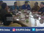 rapat-dprd-situbondo_20161013_131034.jpg