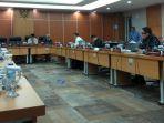 rapat-internal-komisi-b-dprd-dki.jpg