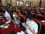 rapat-kerja-dprd-sumut-di-labersa-hotel-balige.jpg