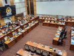 rapat-kerja-pembahasan-tingkat-i-ruu-tentang-senjata-nuklir.jpg
